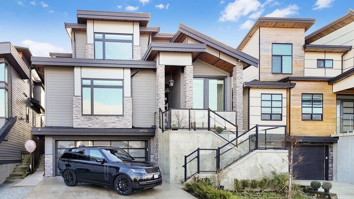 Property Photo: 14932 35A Avenue BC V3Z 0Y7