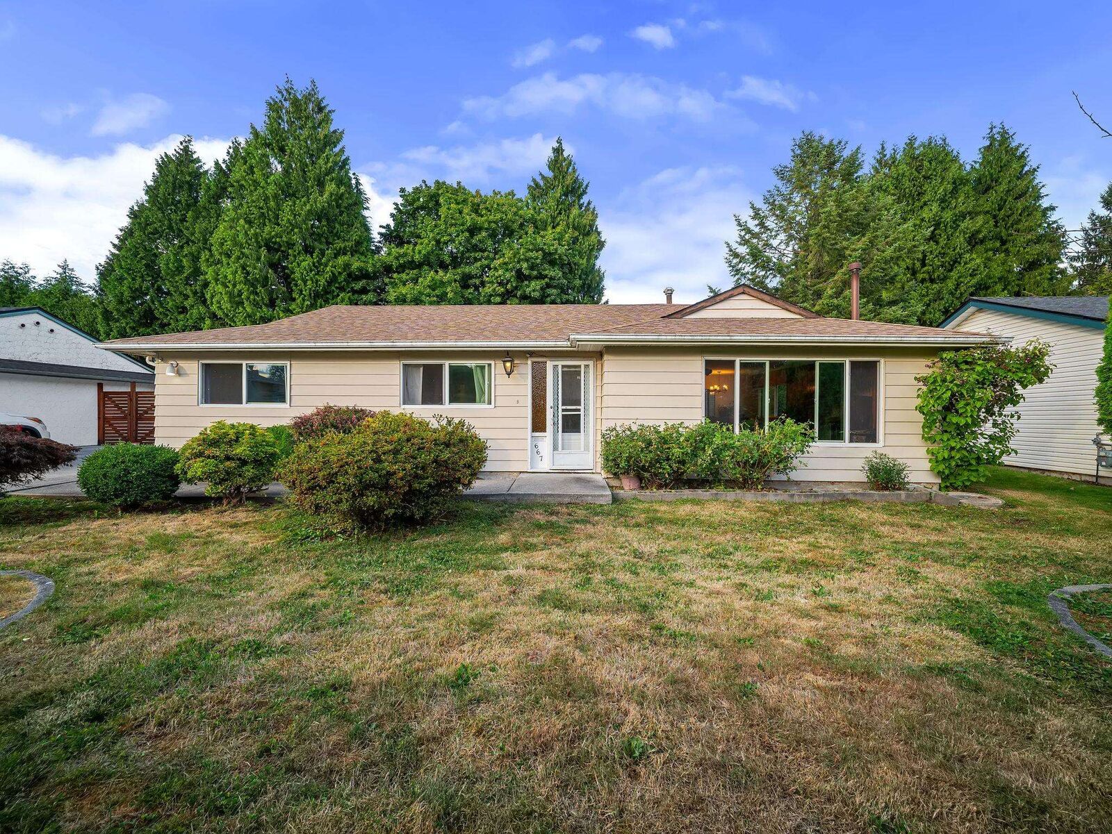 Property Photo:  667 Cypress Street  BC V3J 6L3 