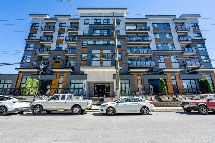 Property Photo: 20695 Eastleigh Crescent 213 BC V3A 0P7
