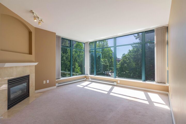 Property Photo:  4567 Hazel Street 501  BC V5H 4V4 