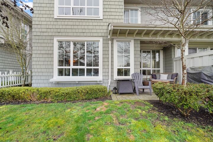 Property Photo:  5510 Admiral Way 17  BC V4K 0C3 