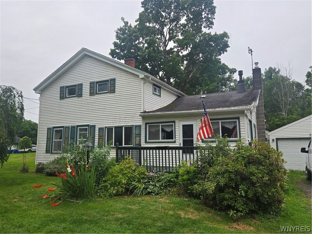 Property Photo:  1608 N Lyndonville Road  NY 14098 