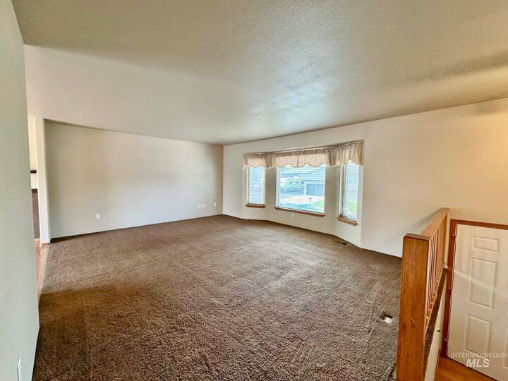 Property Photo:  1929 Birch Ave  ID 83501 