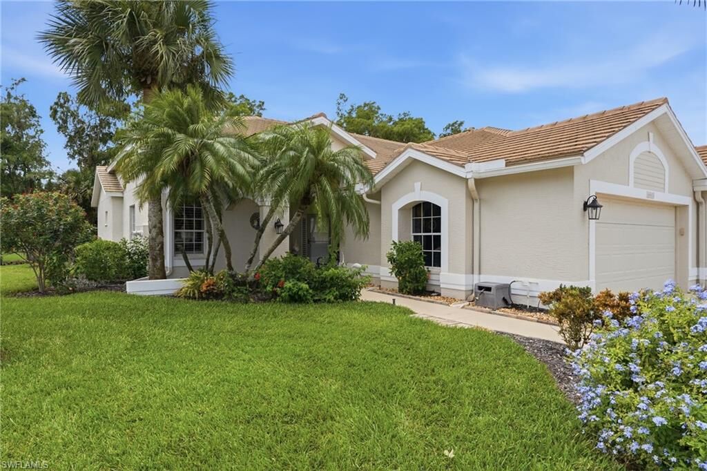 Property Photo: 14980 Hickory Greens Ct FL 33912