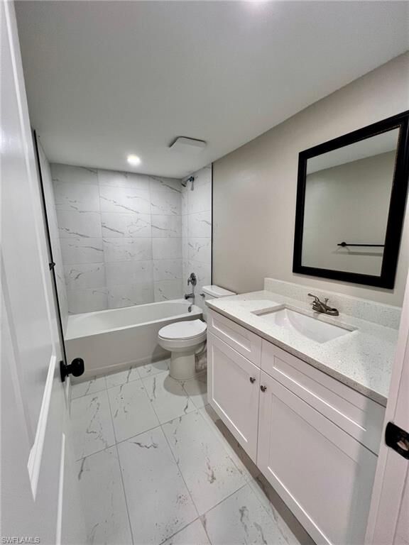 Property Photo:  4102 SE 19th Pl 11  FL 33904 