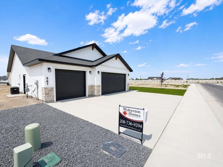 Property Photo: 567 Sunspot Dr ID 83301