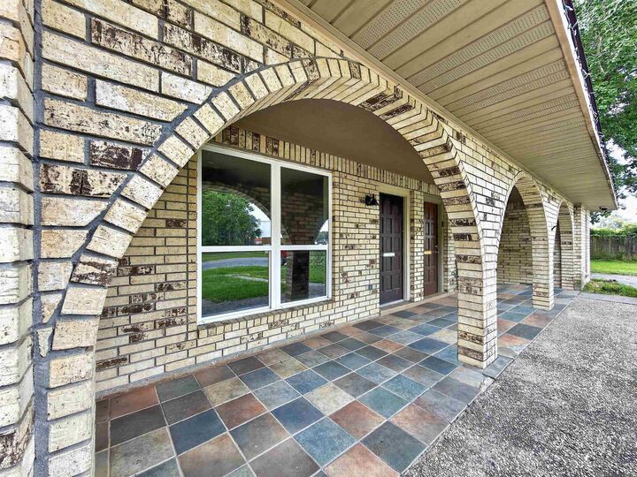 Property Photo: 13534-36 Goodwood Dr #2 LA 70815