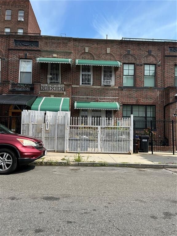 Property Photo:  1021 Union Street  NY 11225 
