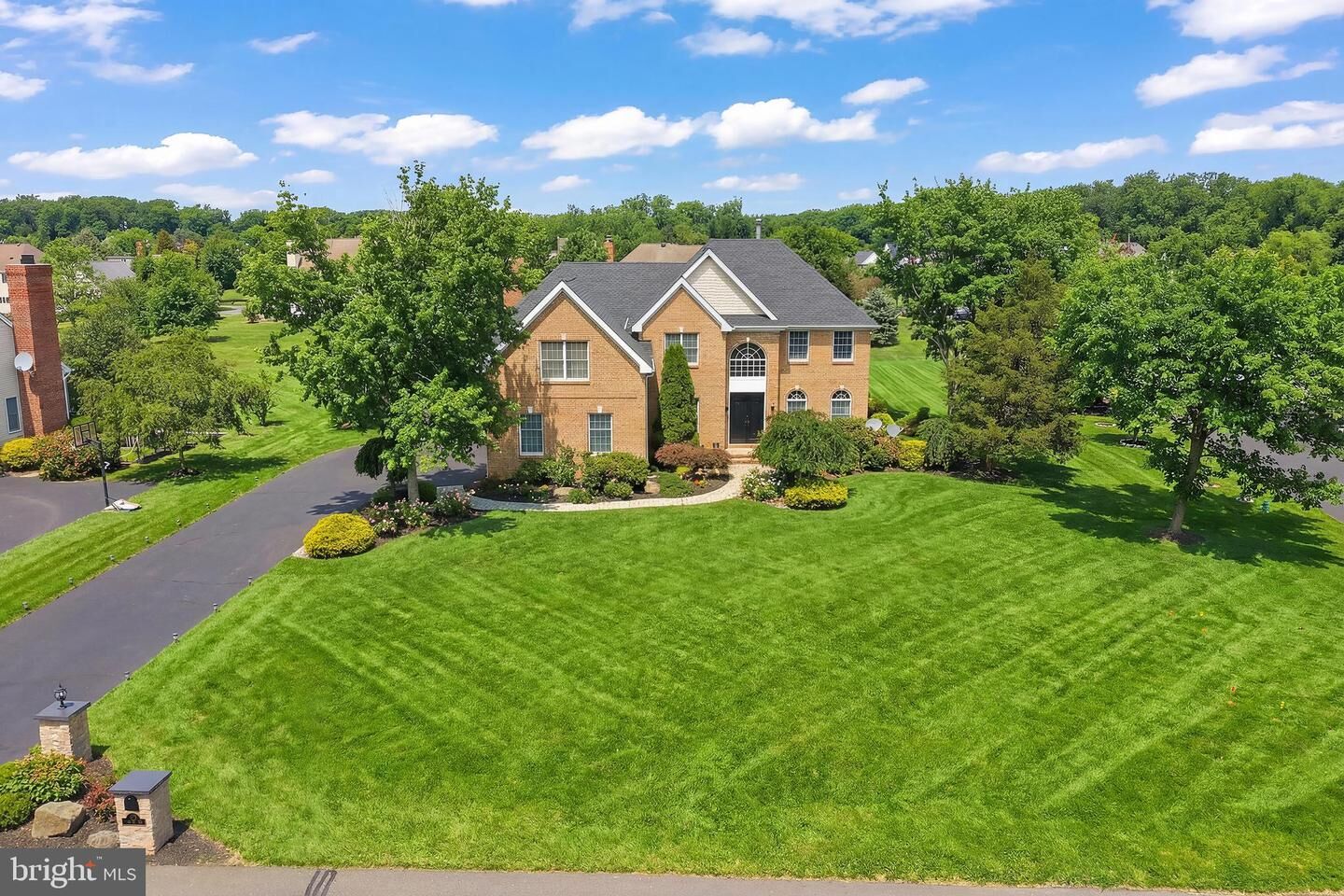 Property Photo:  14 Barnyard Court  NJ 08536 