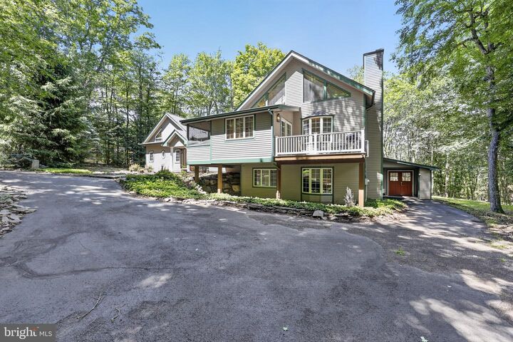 Property Photo: 326 Fawn Road PA 18347