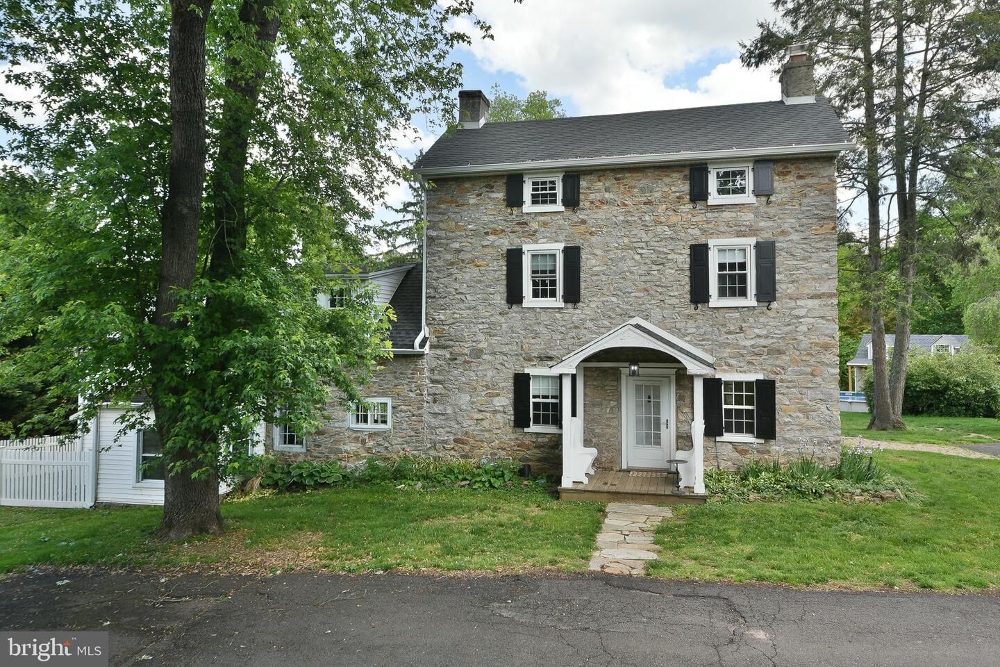 Property Photo: 966 Paige Court PA 19053
