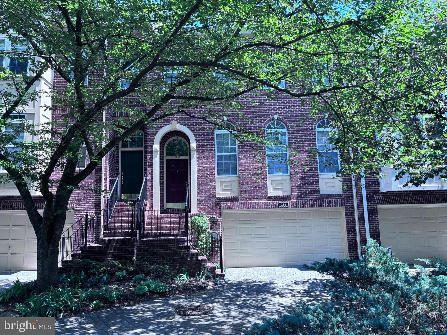 Property Photo:  214 Halpine Walk Court  MD 20851 