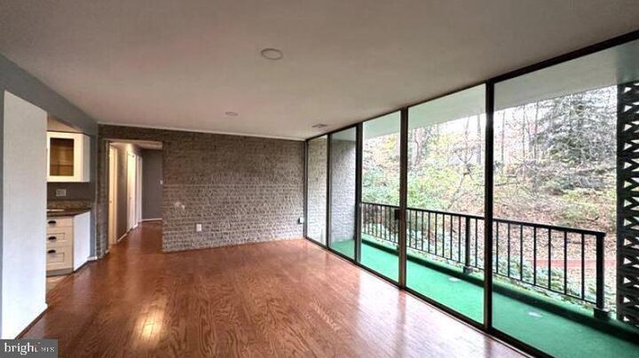 Property Photo: 7753 Patriot Drive 21 VA 22003