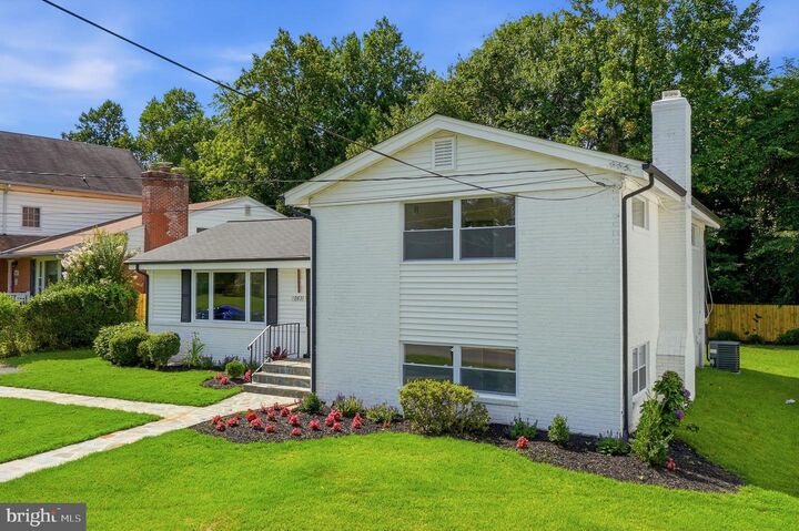 Property Photo:  9831 Singleton Drive  MD 20817 