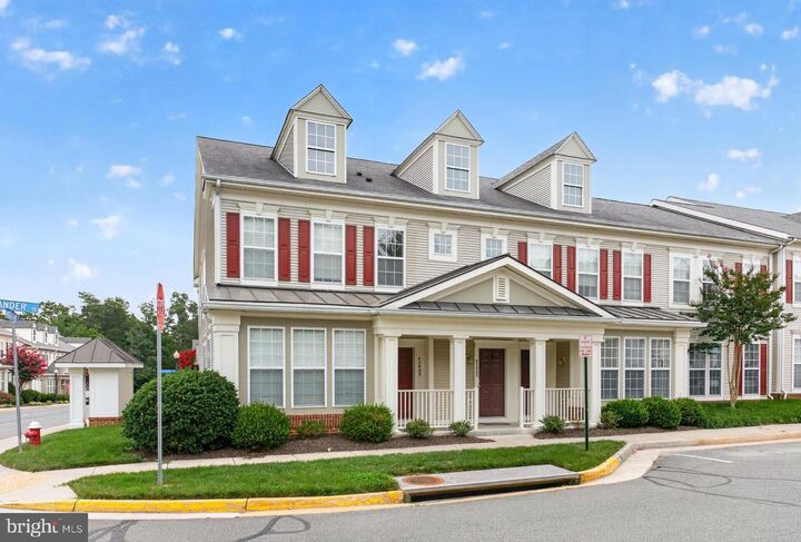 Property Photo:  43081 Zander Terrace  VA 20147 