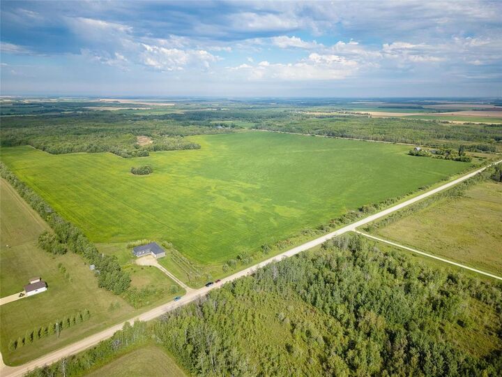 Property Photo:  68084 41E Road  MB R0E 0C0 