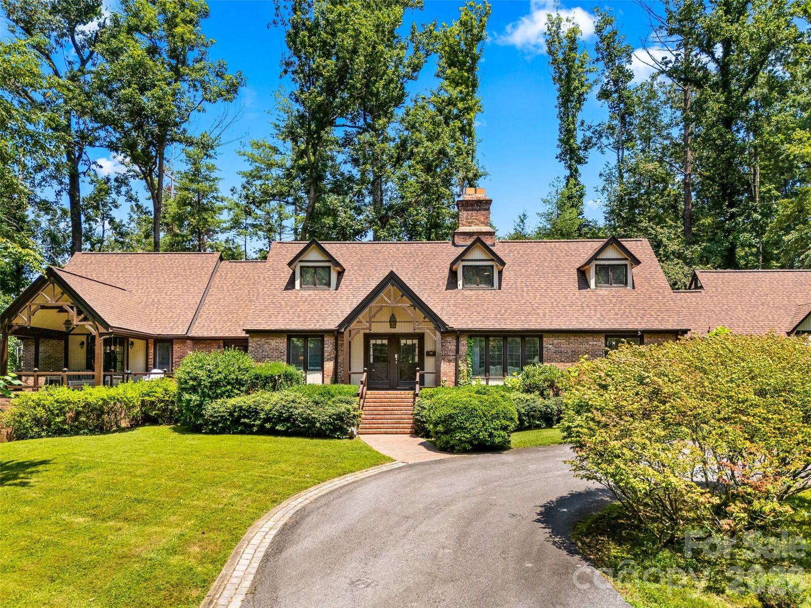 Property Photo:  122 Stuyvesant Road  NC 28803 