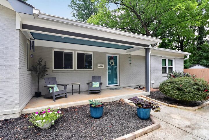 Property Photo:  1016 Dresden Drive W  NC 28205 