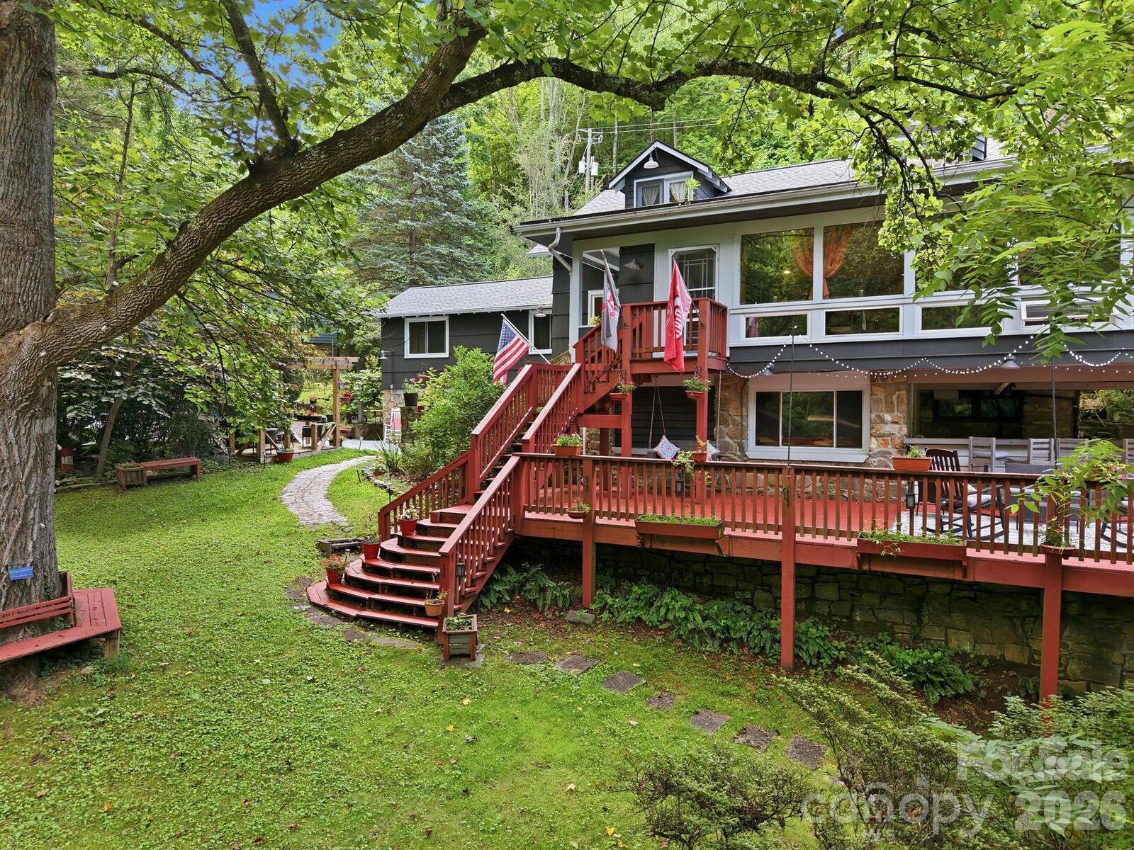 Property Photo: 146 Chestnut Walk Drive NC 28786