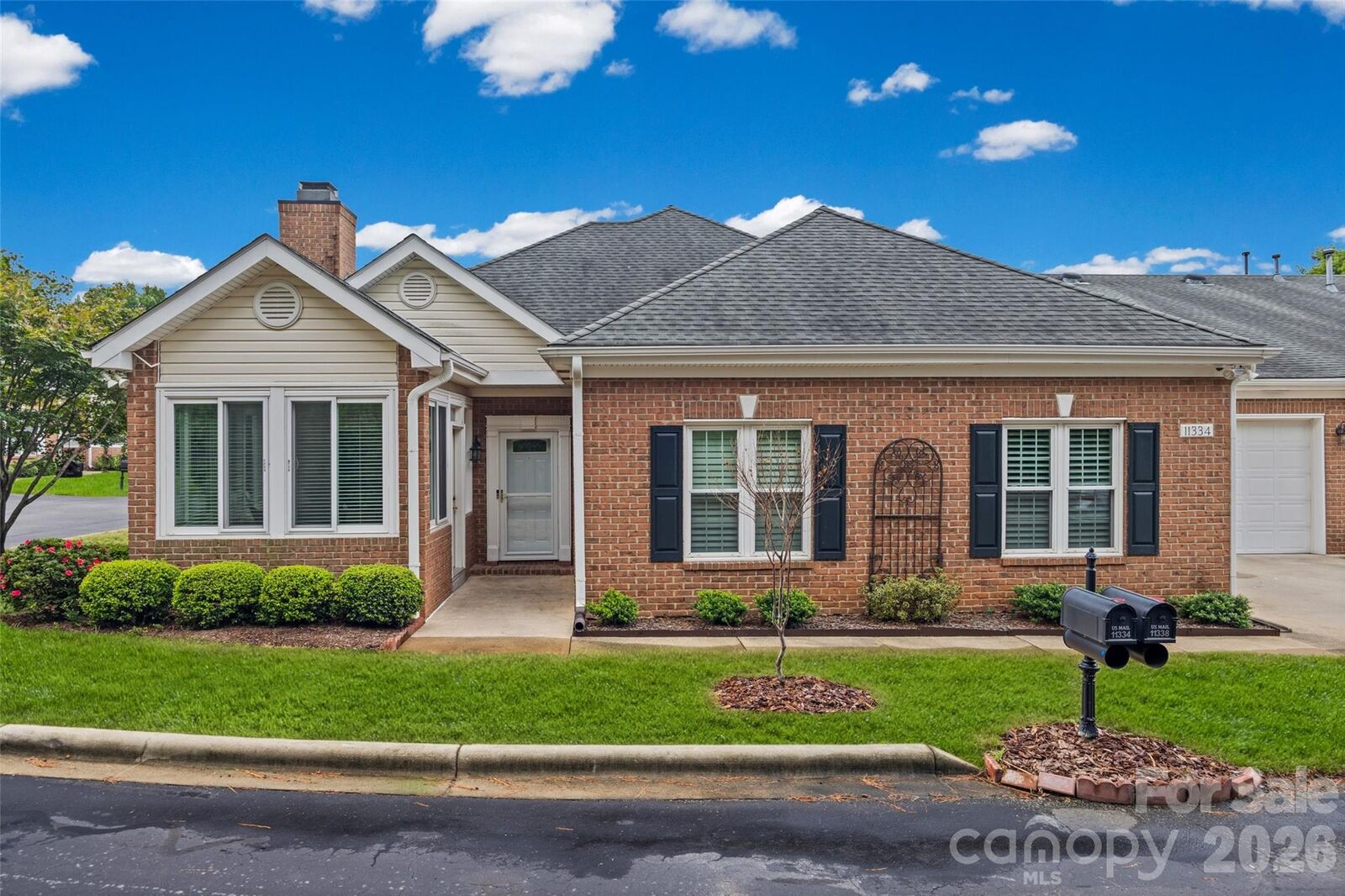 Property Photo: 11334 Olde Turnbury Court NC 28277