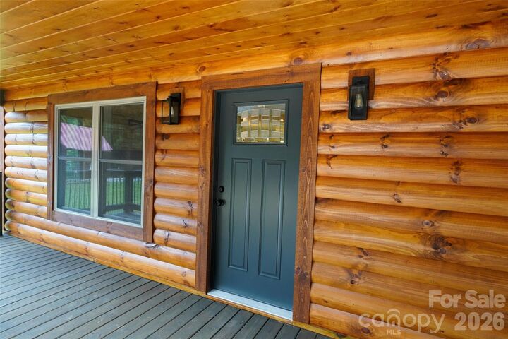 Property Photo: 616 Twinbrook Lane NC 28751