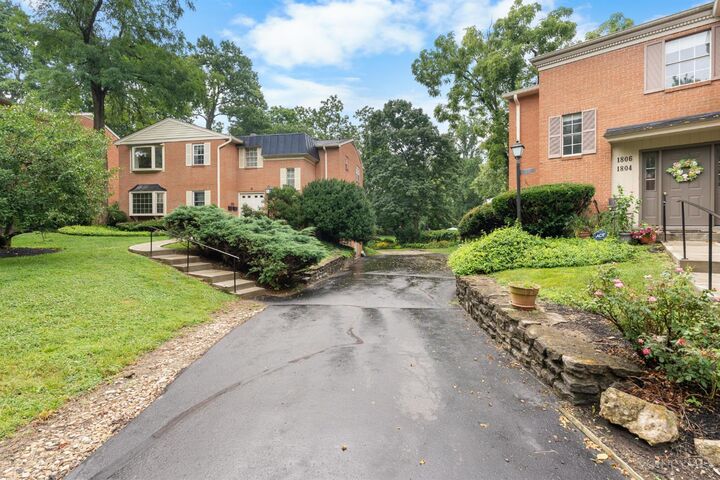 Property Photo:  1810 Belle Meade Court  OH 45230 