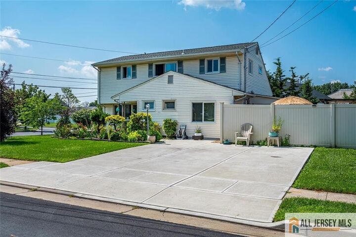 Property Photo:  89 Whitman Street  NJ 07008 