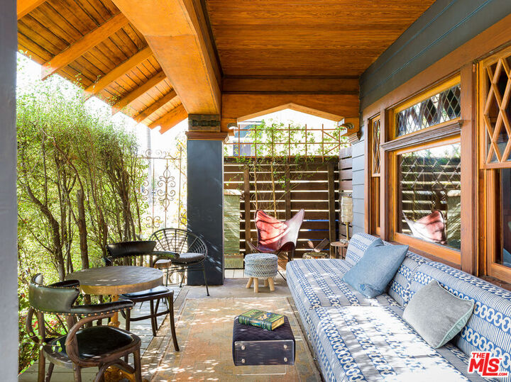 Property Photo:  1716 S Hobart Blvd  CA 90006 