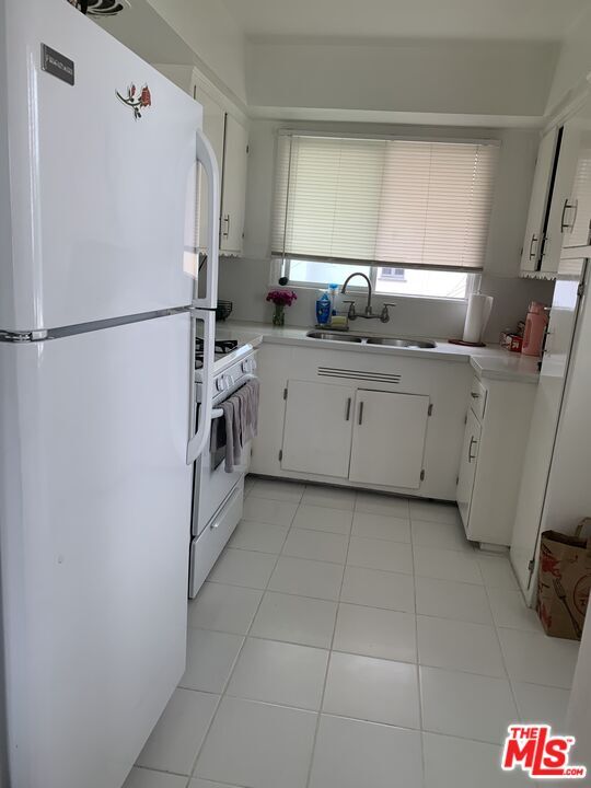 Property Photo:  1470 S Sherbourne Dr, Unit 6  CA 90035 