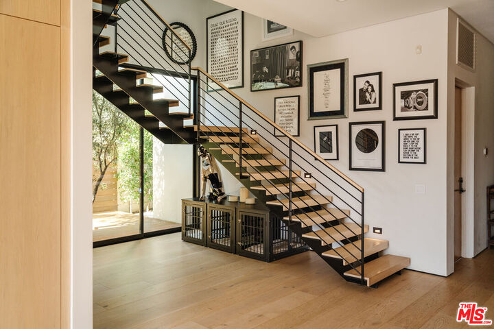 Property Photo: 819 N Ogden Dr CA 90046