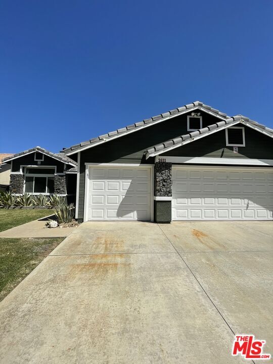 Property Photo:  2611 Gemstone Ave  CA 93551 