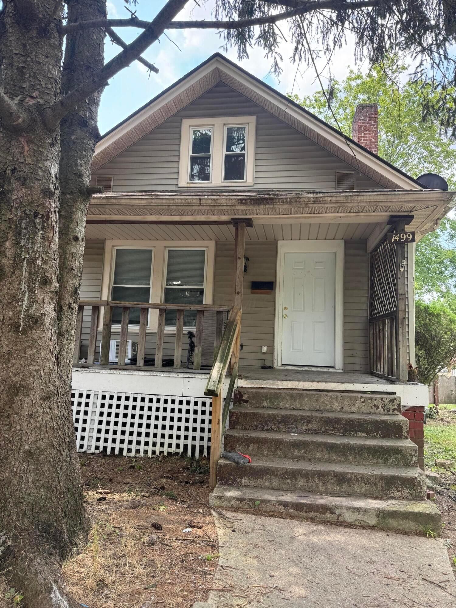 Property Photo:  1499 Loretta Avenue  OH 43211 