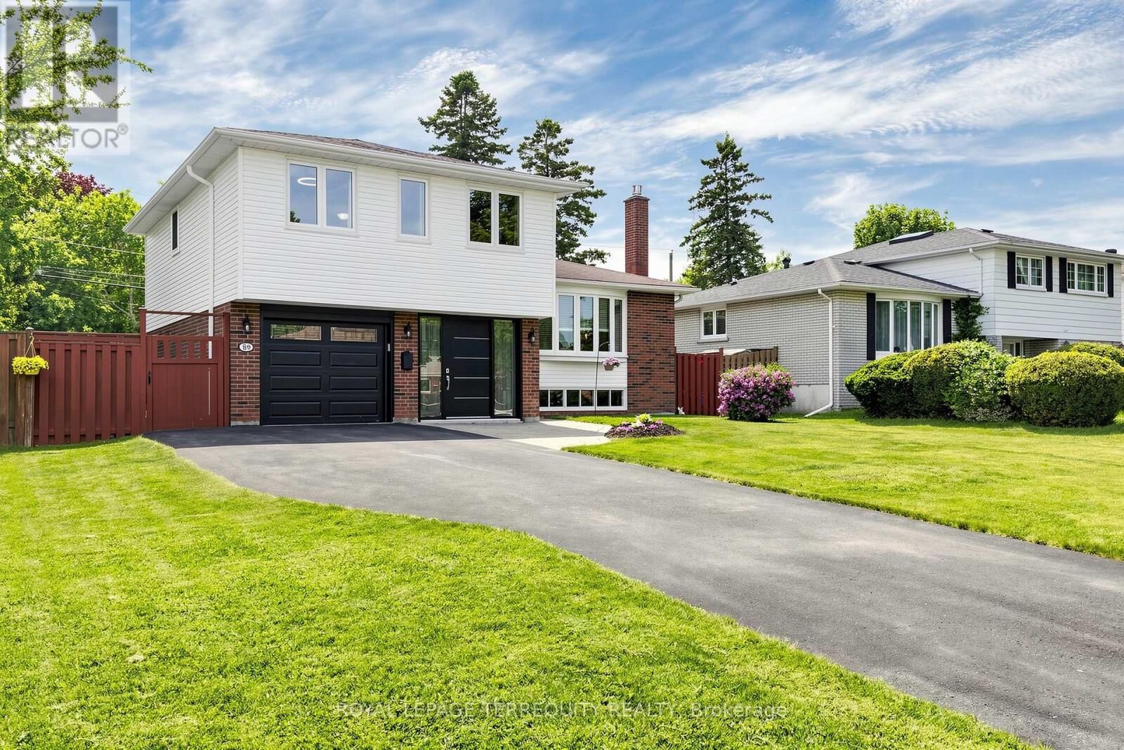 Property Photo:  89 Dreyer Drive  ON L1S 1J3 