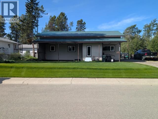 Property Photo:  1203 Spruce Street  YT Y1A 4G4 