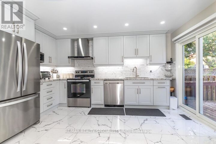Property Photo:  6369 Longspur Road  ON L5N 6H1 