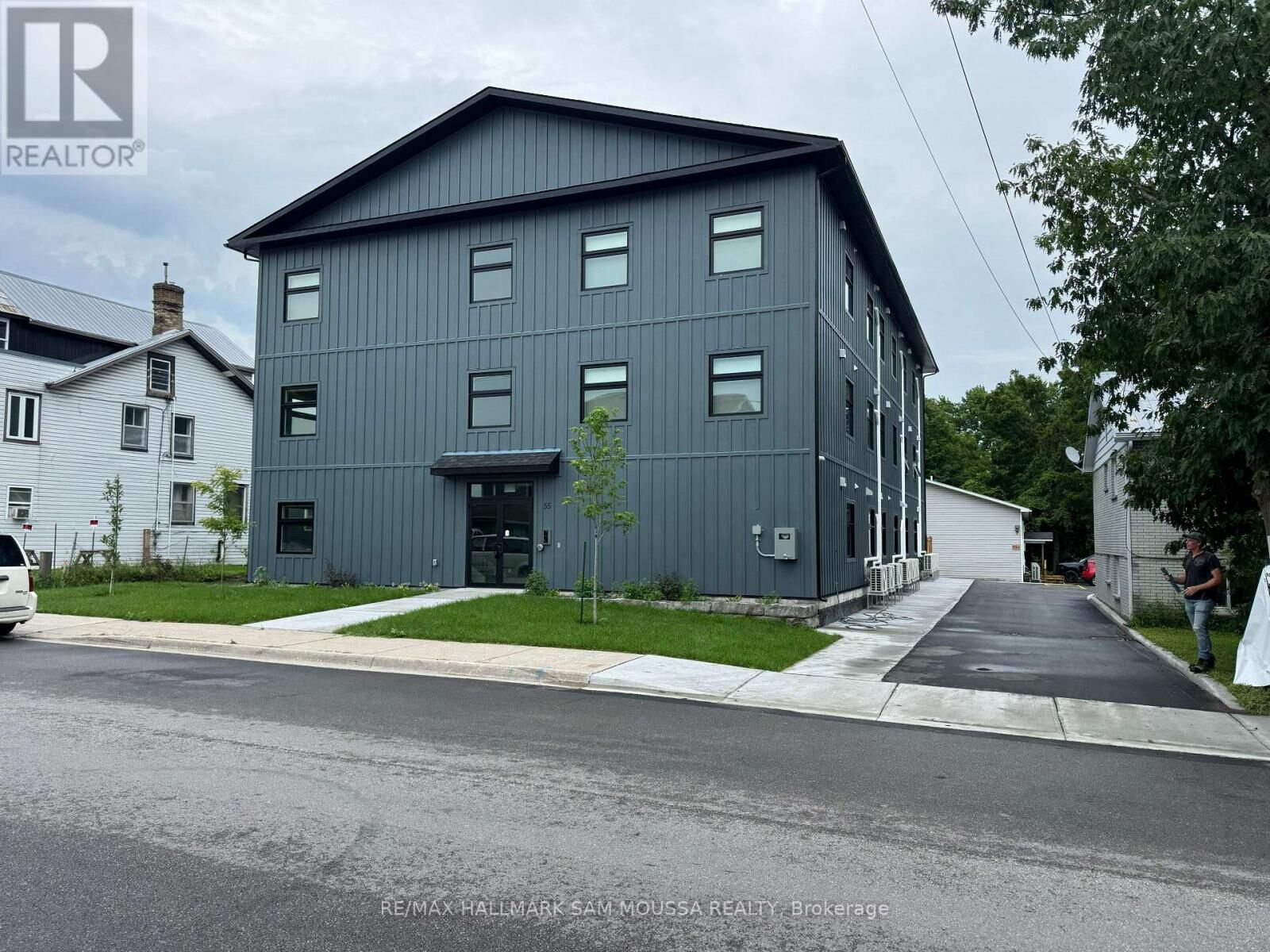 Property Photo:  55 Drummond Street East 104  ON K7H 1G3 