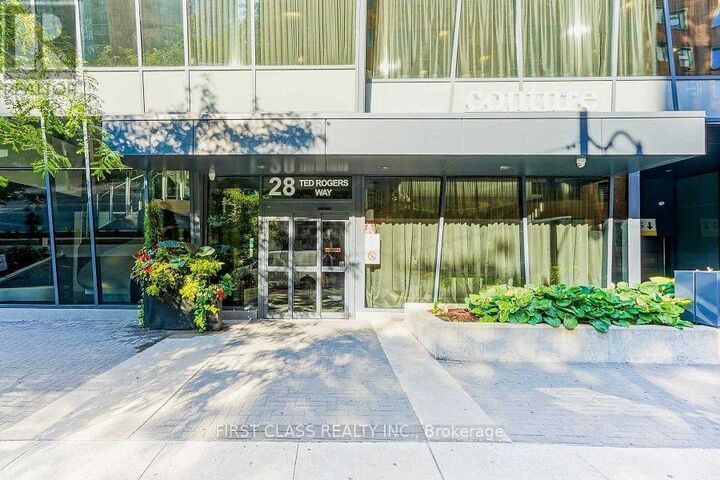 Property Photo:  28 Ted Rogers Way 2502  ON M4Y 2J4 