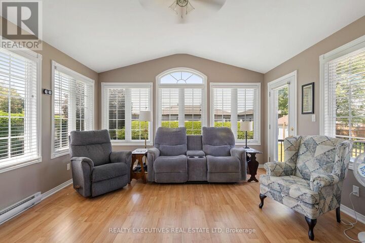 Property Photo:  434 Queen Street  ON K0C 2K0 