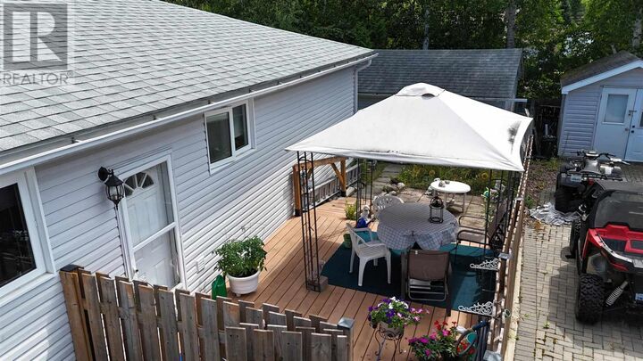 Property Photo: 72 Farrell Cres ON P5A 3M9