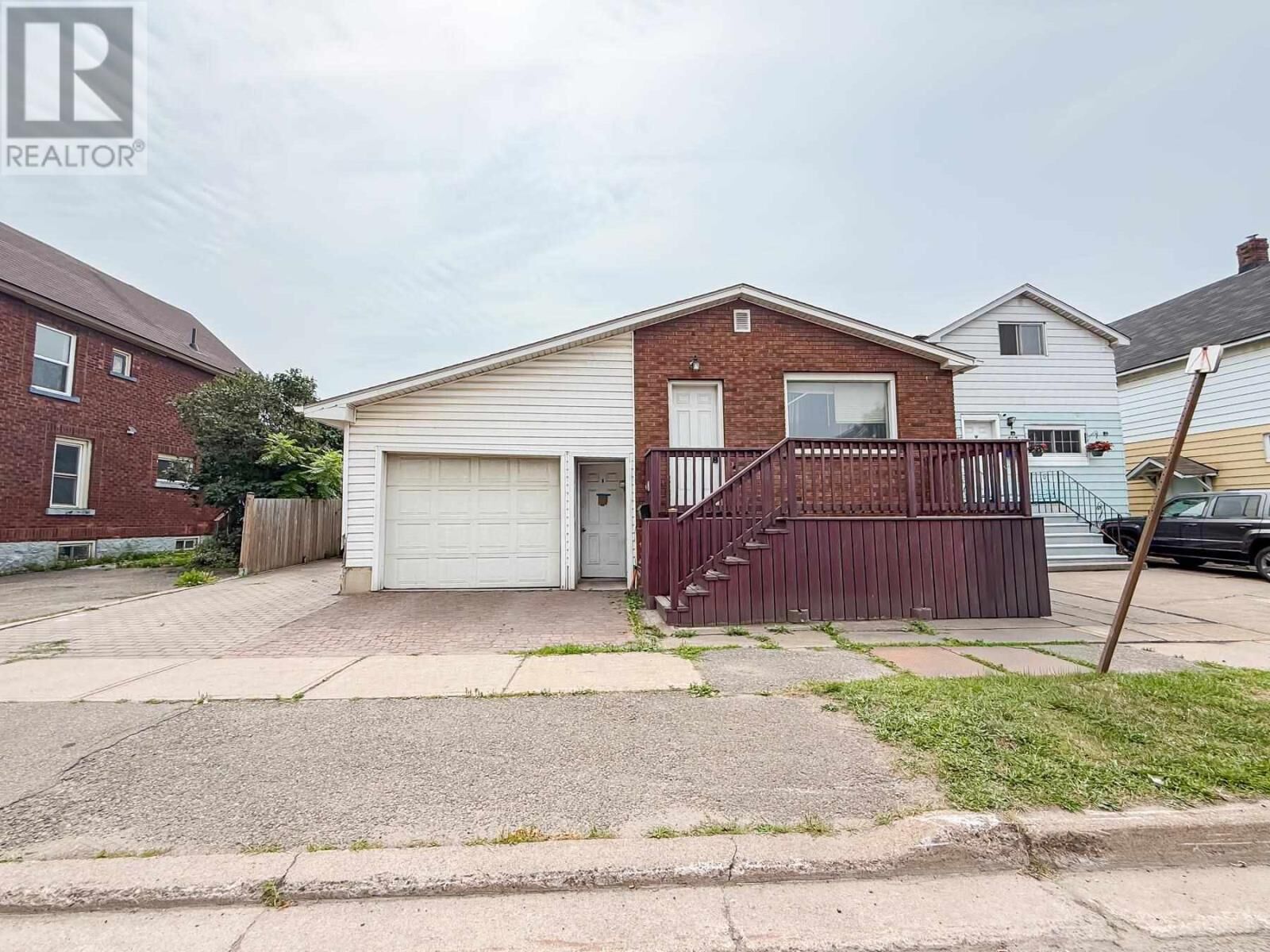 Property Photo:  655 Queen St W  ON P6A 1B1 