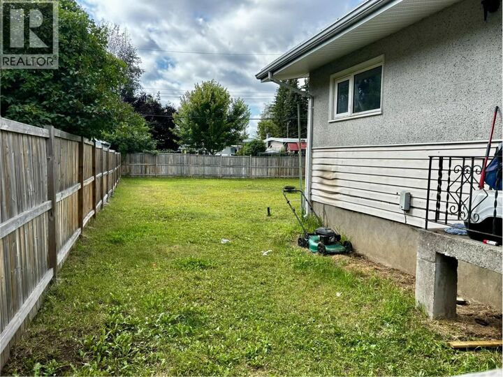 Property Photo: 2535 Hammond Avenue BC V2M 1A6