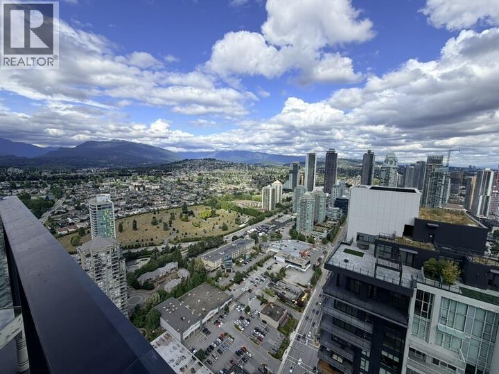 Property Photo: 2108 Gilmore Avenue 5101 BC V5C 0N8