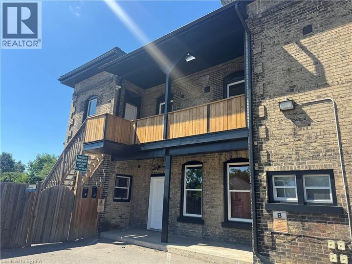 Property Photo:  92 Alfred Street 4  ON N3S 5G2 