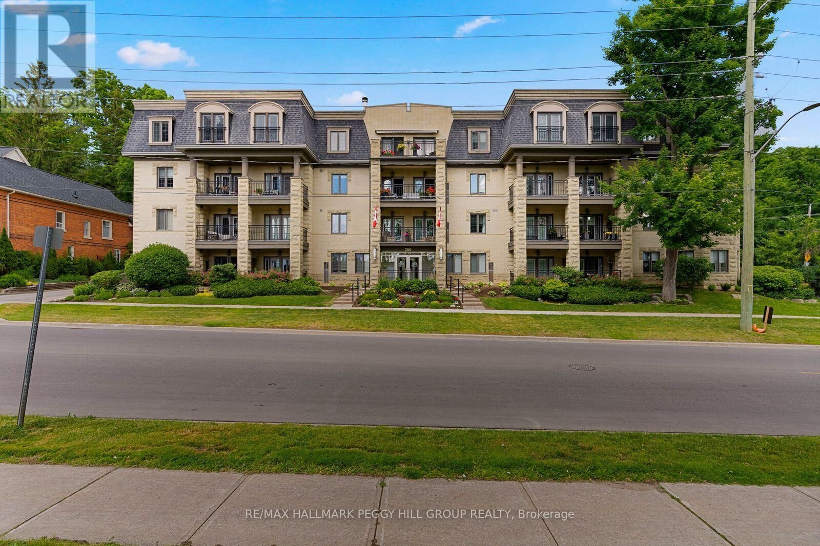 Property Photo:  200 Collier Street 104  ON L4M 1H7 