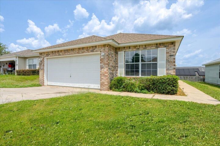 Property Photo:  107 Nivana Drive  FL 32536 