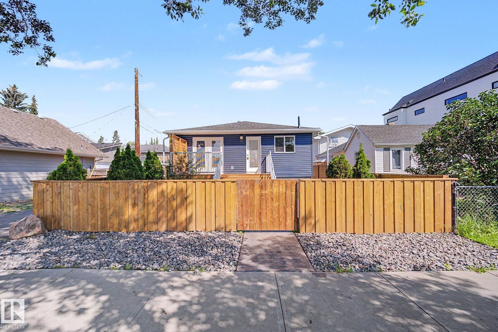 Property Photo:  10570 66 Avenue NW  AB T6H 1X4 