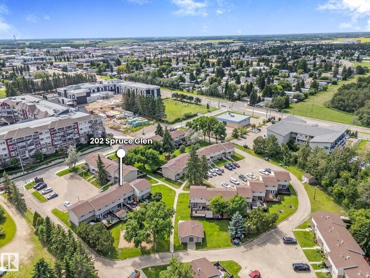 Property Photo:  202 Spruce Glen  AB T7X 2P6 