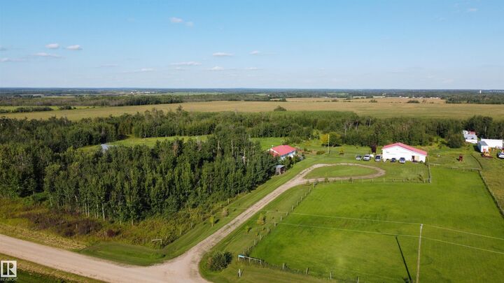 Property Photo:  56223 Rge Road 33  AB T0E 1A0 
