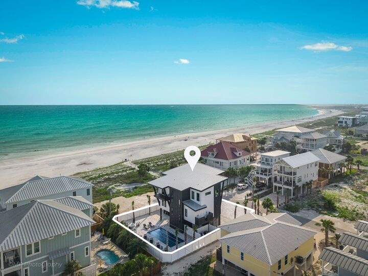 Property Photo: 105 S 26th St FL 32456