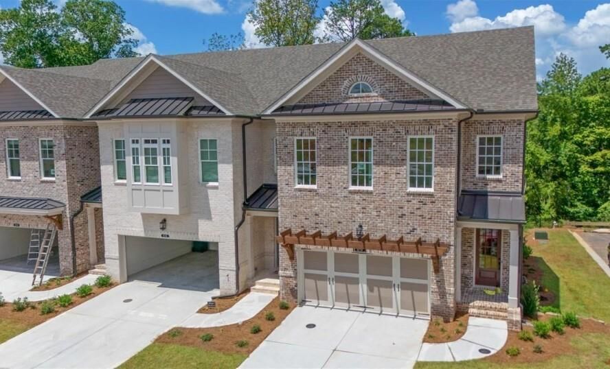 Property Photo: 5683 Broad River View 440 GA 30092